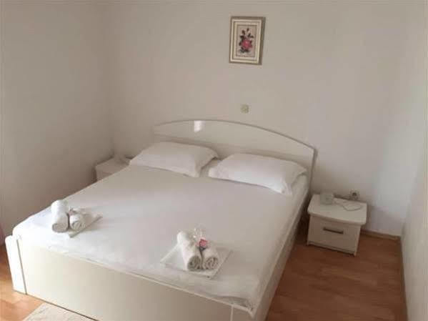 חוואר Apartments Nikolina מראה חיצוני תמונה