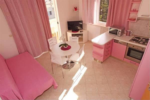 חוואר Apartments Nikolina מראה חיצוני תמונה